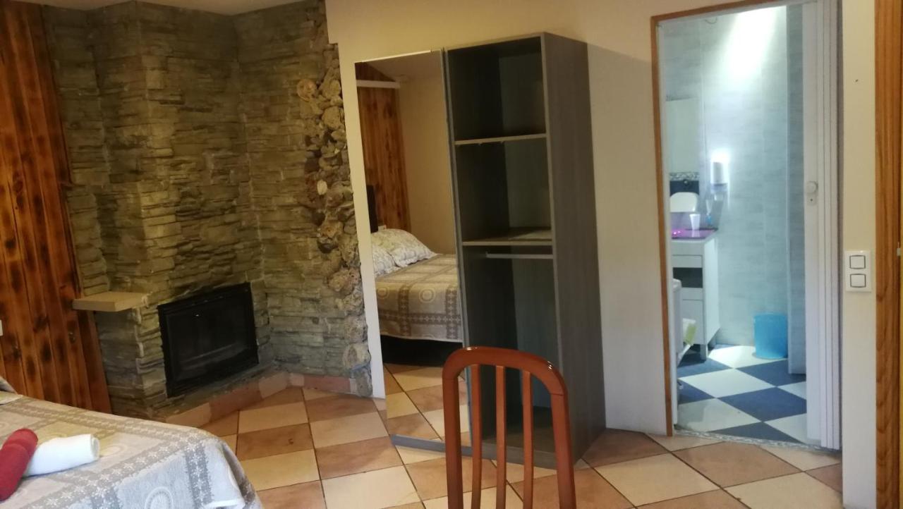 Hostal Escarla Aren Buitenkant foto