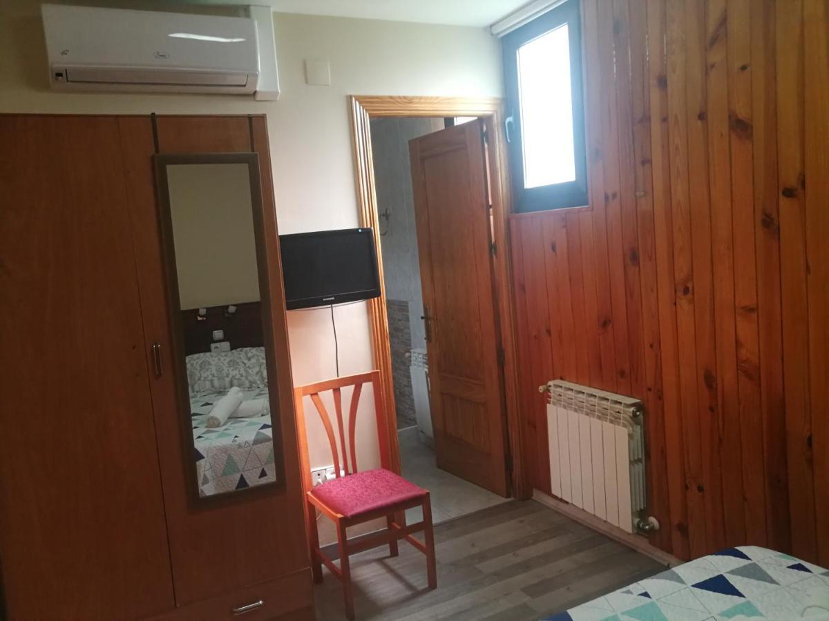 Hostal Escarla Aren Buitenkant foto