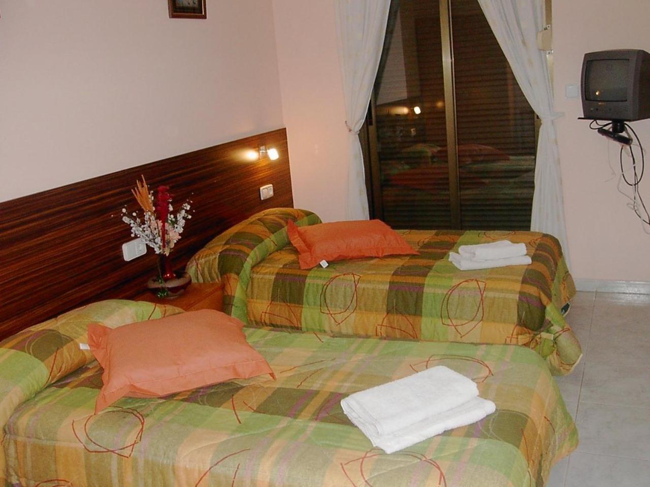 Hostal Escarla Aren Buitenkant foto