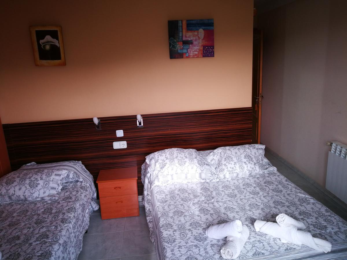 Hostal Escarla Aren Buitenkant foto