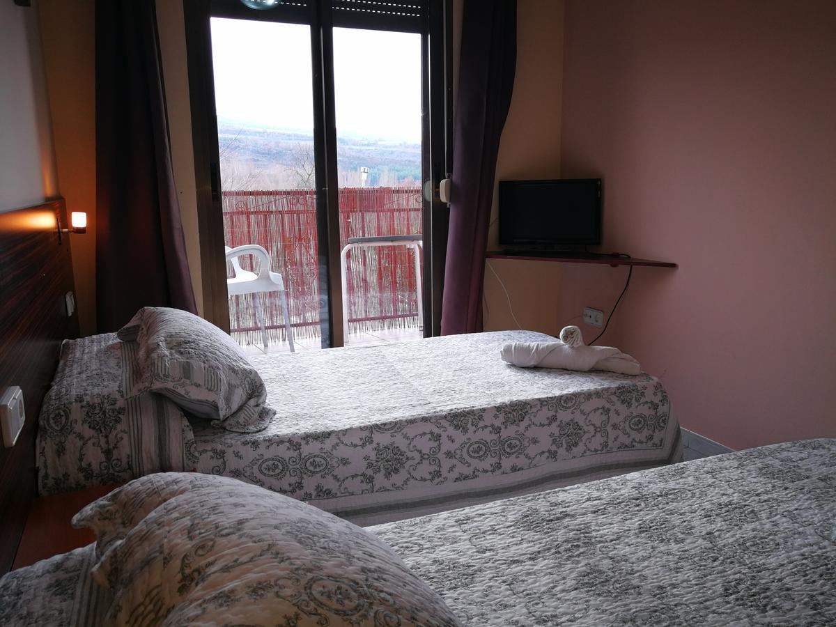 Hostal Escarla Aren Buitenkant foto