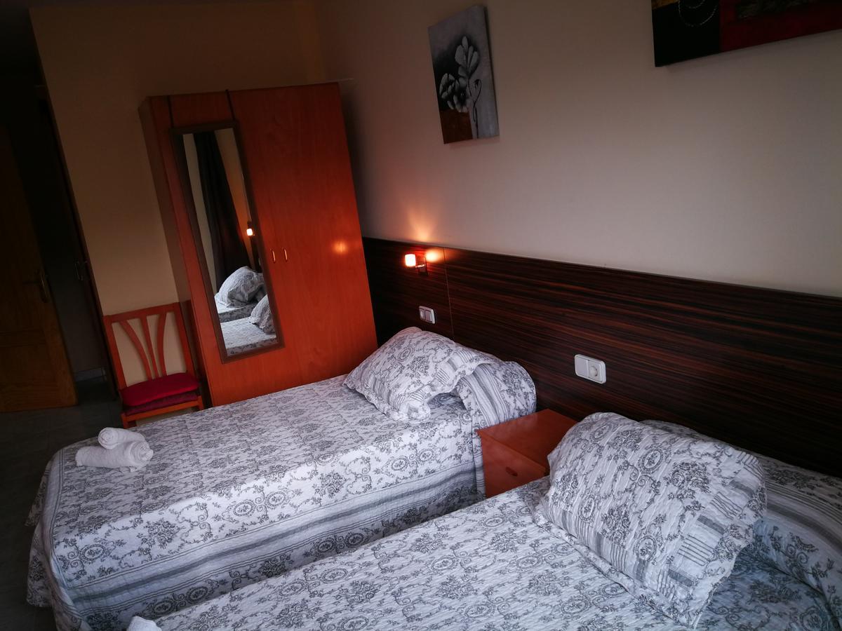 Hostal Escarla Aren Buitenkant foto