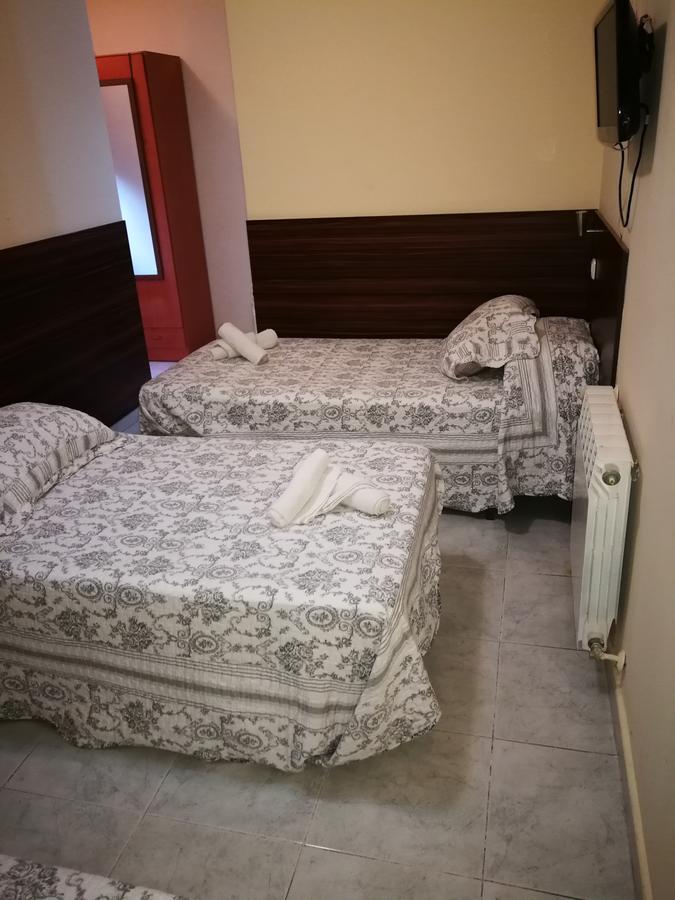 Hostal Escarla Aren Buitenkant foto